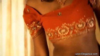Preview 3 of Lesbiyan Pussy Eat - Arabian Princess Dances Sensual