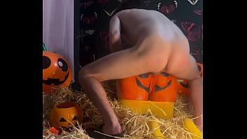 Preview 1 of Homeless Bbe - Teen gets Double CreamPie in Pumpkin Patch!