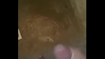Preview 3 of Emilia Puta De Korn - Novinho na punheta