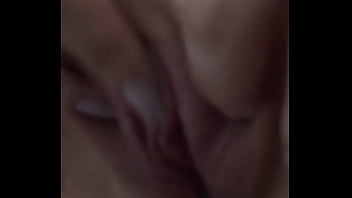 Preview 4 of Girlsdoporn E318 - Masturbando a bucetinha rosa