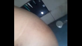 Preview 2 of A Mar Na Miller - Novinho mostrando a bunda