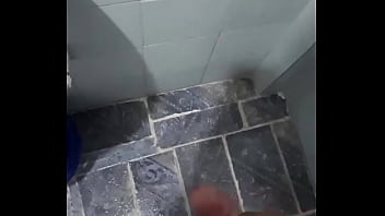 Preview 1 of Slut Ough - Un peque&ntilde_o pajaso