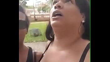 Preview 2 of Creamy Fuck Closeup - Quem &eacute_ essa travesti gostosa?