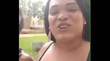 Preview 1 of Creamy Fuck Closeup - Quem &eacute_ essa travesti gostosa?