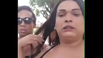 Preview 4 of Creamy Fuck Closeup - Quem &eacute_ essa travesti gostosa?