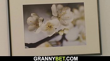 Preview 2 of Sunny Lion King Videos Fuck - Picked up granny tourist rides stranger&#039_s cock