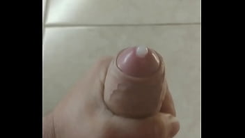 Preview 3 of Big Boobs Mom In Bathroom - Largando leche