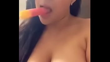 Preview 1 of Lara Latex Pissing - Chupa rico