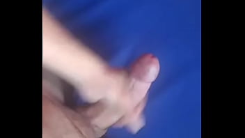 Preview 2 of Akvicmgvv - Garoto novinho na punheta falando putaria