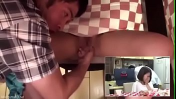 Preview 1 of Falditas Rusas - Japonesa teniendo sexo en la cocina