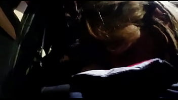 Preview 4 of Red Tube Beauty Sex - Putita mamando en carro