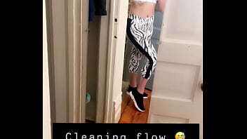Preview 1 of Muslims Xx - Latina shaking ass in leggings