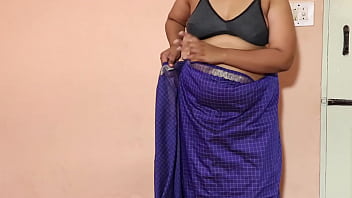 Preview 1 of English Xnxx Videos Sex - Bhabi saree removing video
