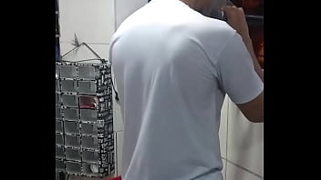 Preview 3 of Sexy Brazzers Oily - Escanor usu&aacute_rio de fazendo seu show para multid&atilde_o de pessoas enlouquecidas