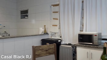 Preview 2 of Ona Trazi Njega - Loira gostosa ficou curiosa em conhecer a cidade do casal,  mas antes teve que provar um menage interracial.