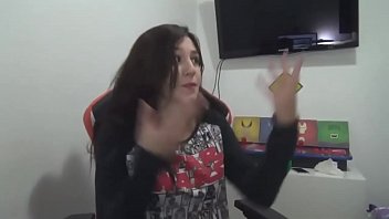 Preview 2 of Fat Ssbbw Mom Fucks Hre Own Son - CarolzinhaSG Dan&ccedil_ando e Sensualizando #2