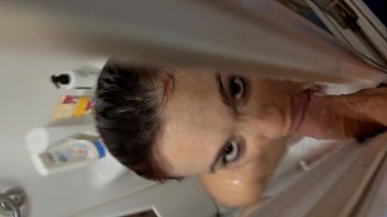 Preview 3 of Trinity Post Sucking Dick - Spiata in doccia con pompino e sborrata finale