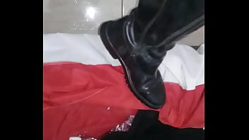 Preview 2 of Seal Pack First Night Indian - Pau melado usando botas de bombeiro