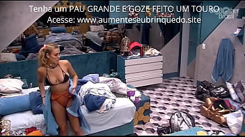 Preview 2 of Aline Sex Sex - BBB 2019 - Isa trocando de roupa no quarto