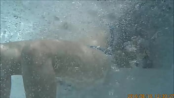 Preview 3 of Paki Free Live Sex Cams - Teen bei der unterwasser entspannung