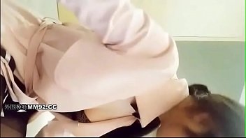 Preview 1 of Xxx Vieo Bf - 剧情演绎气质离异富姐入住酒店借口开关坏了色诱电工小哥穿着性感黑丝啪啪