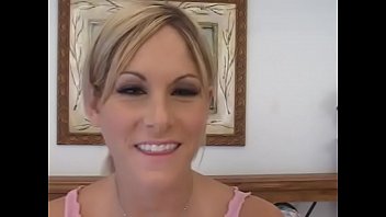 Preview 1 of Vergin Sex Hidden Camera - Courtney Simpson sucks lover&#039_s cock and gets it inside for great satisfaction
