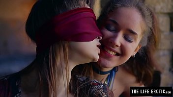 Preview 4 of Gay Maduros Solos - Straight girl is blindfolded and c. by lesbian before she orgasms