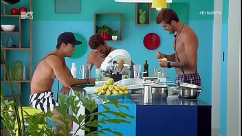 Preview 4 of Sunnyleone Xnxx Videos - De F&eacute_rias com o ex Brasil 2x06