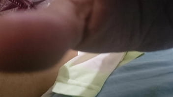Preview 1 of Threesome Deepthroat Cum Tongues - Brincando com o vibrador