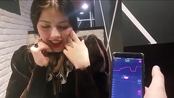 Preview 3 of Cuties 18yo - Vibrador en p&uacute_blico