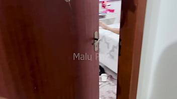 Preview 3 of Tits Porn Free - Minha amiga n&atilde_o &eacute_ ciumenta,  me viu com o pau do marido na boca e veio mamar junto