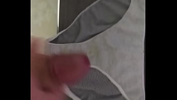 Preview 1 of Free Porn Sfizy Dyd - corrida en bragas de mi mujer 20 (cum in pants of my wife)