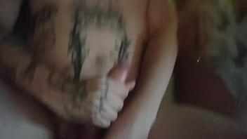 Preview 1 of Spider Man Ooo Sex Cartoon - Branquinho tatuado batendo uma at&eacute_ gozar