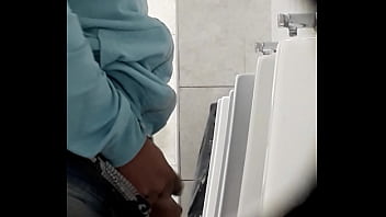 Preview 1 of Pinoy Old Granny Porn Sex - dotado gay orinando
