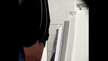 Preview 4 of Indian Bhbhia - meadas urinal ba&ntilde_o gay