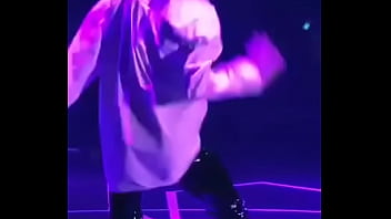 Preview 2 of Video Sex Buat Pacar - Coreano mostrando bundinha para p&uacute_blico by: J&uacute_lia