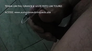 Preview 4 of Black On White Amatuer - Batendo punheta no banheiro