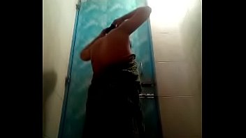 Preview 4 of Dain Dainels Lesbian Videos - ভাবির গোসল