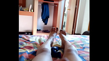 Preview 1 of Adik Hisap Pepek Kakak - Travesti masturbandose.