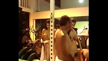 Preview 2 of Sunny Fack Vidoes - Th&aacute_c loạn trong ph&ograve_ng t&acirc_p GYm c&ugrave_ng em g&aacute_i xinh đẹp