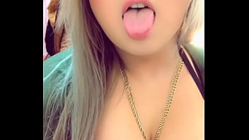 Preview 3 of Trem Voyeur - Belinda Baronne Ch ense&ntilde_ando sus tetas.
