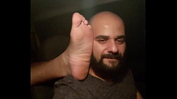 Preview 1 of Sax Degar - Curtindo o chule do pezao 41 do gordinho delicia