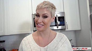Preview 2 of Okd Winen Group Porn - Banging busty cougar stepmom from behind in the kitchen
