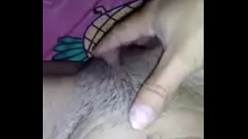 Preview 1 of Young Naked Pinay - Mi t&iacute_a se masturba y lo manda por watshapp
