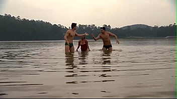 Preview 2 of Lc Big Tits Oil - Paul&atilde_o Cavalo e Denis volume na sunga