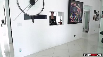 Preview 1 of Manni Sax - My sophisticated stepmom deepthroated my big hard cock