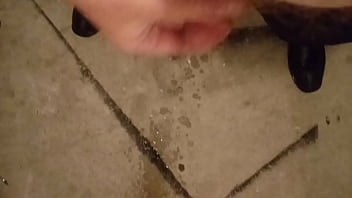 Preview 3 of Mane To Men Xxx - Lil weiner peeing again
