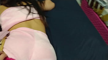 Preview 1 of Iranian Bahal - Dandole bien sabroso por el co&ntilde_o a la hermanastra,  su pijama me volvio loco y se lo meti bien sabroso