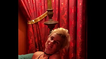 Preview 3 of Guys Strip Girl - As Bruxinhas l&eacute_sbicas - Trailer