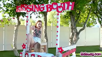 Preview 2 of Phim Xxn Com3gp - Caught At The Kissing Booth0.mp4